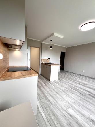 Reality KOMPLEX s.r.o. ponúka na PREDAJ štýlový 1-izbový byt po kompletnej rekonštrukcii v Komárne. - fotografia 11