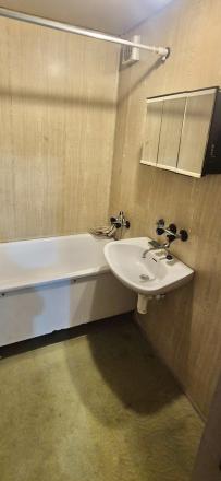 Reality KOMPLEX s.r.o., Vám ponúka na PREDAJ priestranný 1  izbový  byt s lodžiou a pivnicou v meste  Komárno !!! - fotografia 3