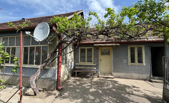 Reality KOMPLEX s.r.o. Vám ponúka Exkluzívne na predaj 3 izbový rodinný dom v pôvodnom stave v obci Sokolce - fotografia 2