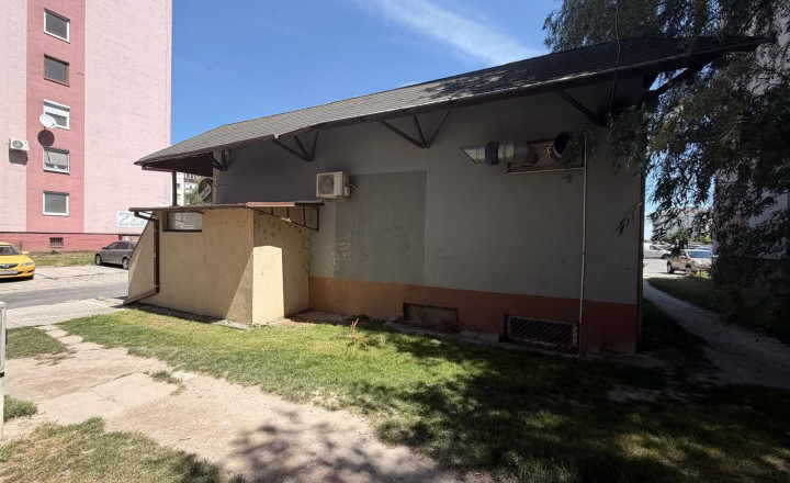 Reality KOMPLEX s.r.o Vám ponúka na predaj polyfunkčú budovu v Dunajskej Strede - fotografia 13