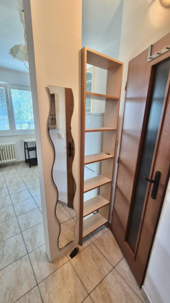 Reality KOMPLEX s.r.o., Vám ponúka na PREDAJ príjemný 1 izbový byt po rekonštrukcií v obľúbenej lokalite Mesta Komárno. - fotografia 3