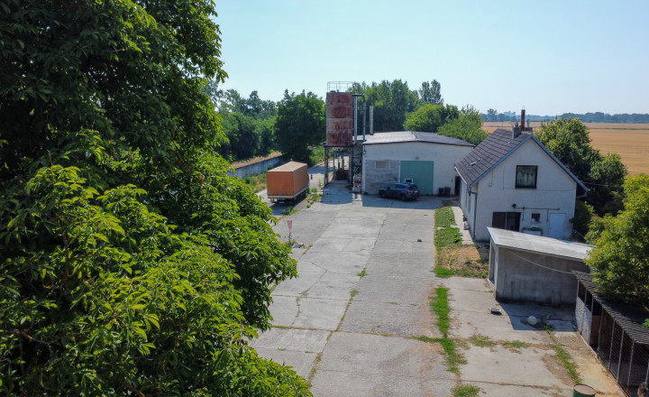 Reality KOMPLEX | NA PREDAJ Priemyslený areál v Dolnom Bare - fotografia 9