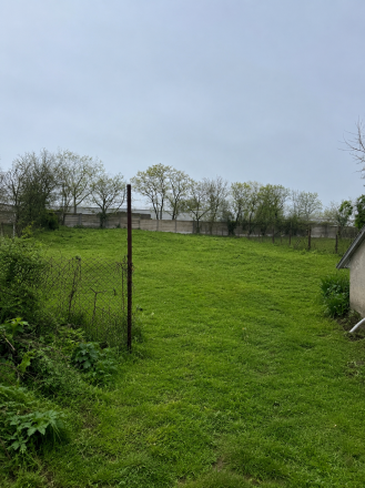 Reality KOMPLEX s.r.o Vám ponúka  na predaj STAVEBNÝ POZEMOK S VEĽKÝM POTENCIÁLOM V OBCI MEDVEĎOV - fotografia 1