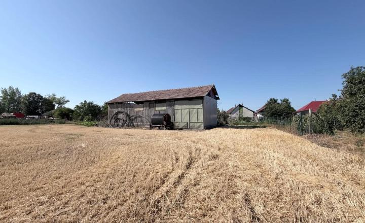 Reality KOMPLEX s.r.o Vám EXKLUZÍVNE ponúka na predaj 3 izbovy rodinny dom v Zemianskej Olči - fotografia 15