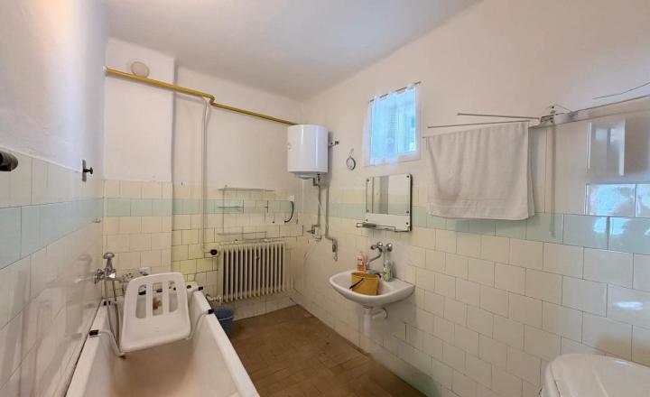 Reality KOMPLEX s.r.o Vám EXKLUZÍVNE ponúka na predaj 3 izbovy rodinny dom v Zemianskej Olči - fotografia 10
