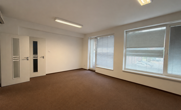 Reality KOMPLEX Vám ponúka na prenájom komerčného priestoru 100 m² v centre Dunajskej Stredy. - fotografia 5