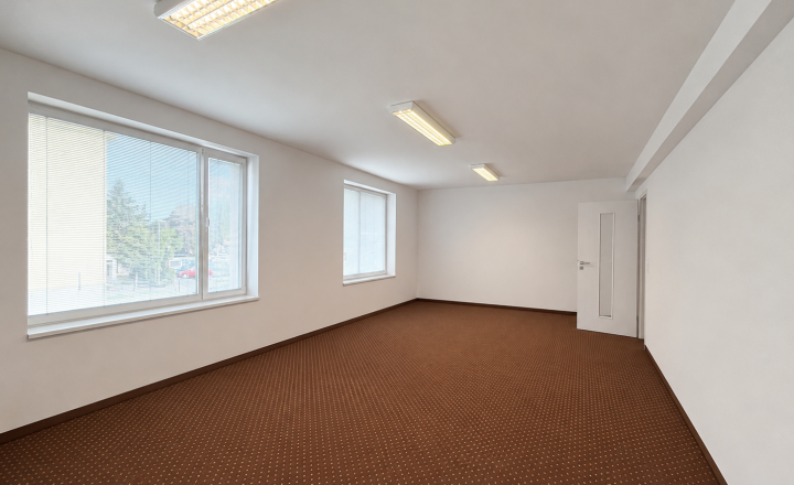 Reality KOMPLEX Vám ponúka na prenájom komerčného priestoru 100 m² v centre Dunajskej Stredy. - fotografia 15