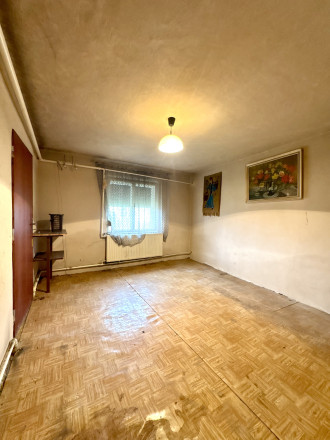 Reality KOMPLEX s.r.o. ponúka EXKLUZÍVNE na predaj rodinný dom v tichej a obľúbenej lokalite s veľkým pozemkom v Komárne – mestskej časti Kava !!! - fotografia 4