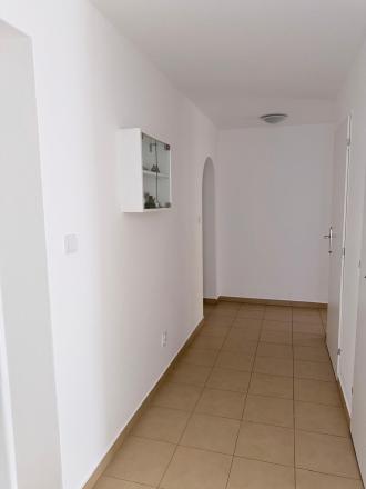 Reality KOMPLEX s.r.o. vám exkluzívne ponúka na predaj dvojgeneračný rodinný dom v Kolárove - fotografia 15