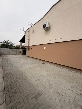 Reality KOMPLEX s.r.o. vám exkluzívne ponúka na predaj dvojgeneračný rodinný dom v Kolárove - fotografia 38