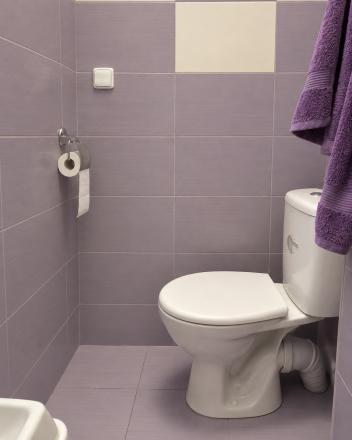 Reality KOMPLEX s.r.o. ponúka na PREDAJ priestranný 3-izbový byt vo vyhľadávanej lokalite Komárna – Rákócziho ul. - fotografia 11
