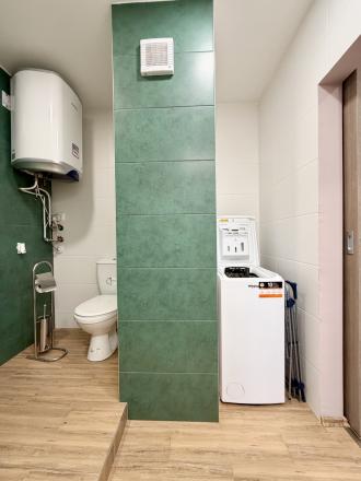 Reality KOMPLEX s.r.o. Vám ponúka na prenájom krásny, moderne zrekonštruovaný 2-izbový byt! - fotografia 7