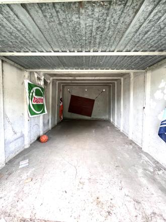 Reality KOMPLEX s.r.o. Vám ponúka na PREDAJ garáž v Komárne - fotografia 1