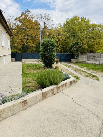 Reality KOMPLEX s.r.o. Vám ponúka na predaj priestranný 4-izbový rodinný dom s veľkou pivnicou a pozemkom v obci Okoč. - fotografia 8
