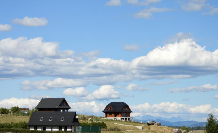 Reality KOMPLEX s.r.o. ponúka na PREDAJ exkluzívnu horskú drevenicu s panoramatickým výhľadom. - fotografia 1