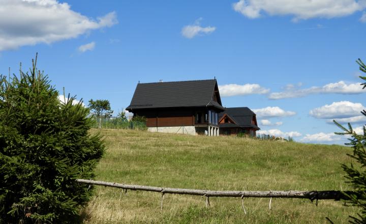 Reality KOMPLEX s.r.o. ponúka na PREDAJ exkluzívnu horskú drevenicu s panoramatickým výhľadom. - fotografia 7