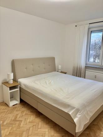 Iba u nás Vám Reality KOMPLEX s.r.o., ponúka na prenájom exkluzívny, nadštandardne zariadený trojizbový byt v atraktívnej lokalite, 250 m od centra mesta Komárno. - fotografia 3