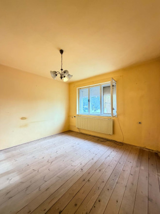 Reality KOMPLEX s.r.o. Vám ponúka na predaj 3-izbový rodinný dom v pôvodnom stave, obce Kameničná. - fotografia 4