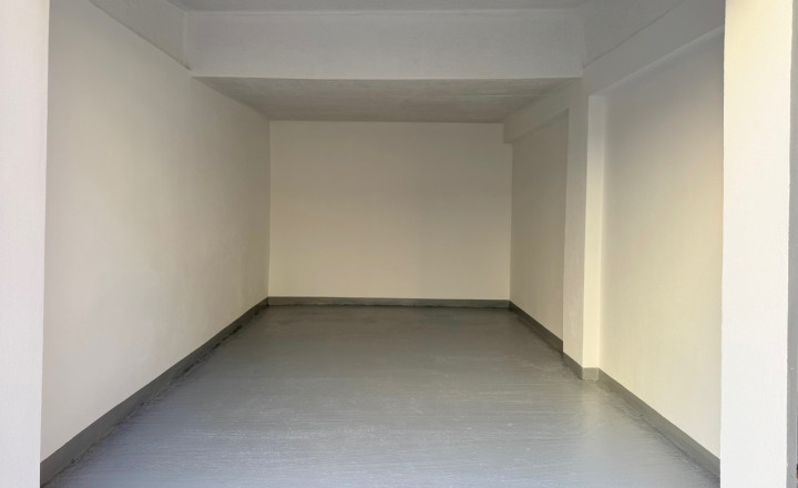 Reality KOMPLEX s.r.o., Vám ponúka kompletne zrekonštruovaný luxusný, kompletne zariadený 2-izbový byt s garážou v centre mesta Komárna !!! - fotografia 10