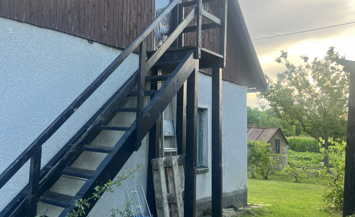 Na PREDAJ menší rodinný dom na veľkom pozemku v tichom prostredí v Martovciach! - fotografia 9