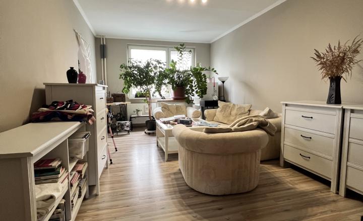 Pekný, zrekonštruovaný trojizbový byt s balkónom v Komárne na PREDAJ - fotografia 3