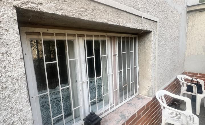 VEĽKORYSÝ RODINNÝ DOM  S VÝNIMOČNÝM PRIESTOROM A POZEMKOM V POKOJNEJ ČASTI KOMÁRNA (NOVÁ STRÁŽ) - na PREDAJ - fotografia 14