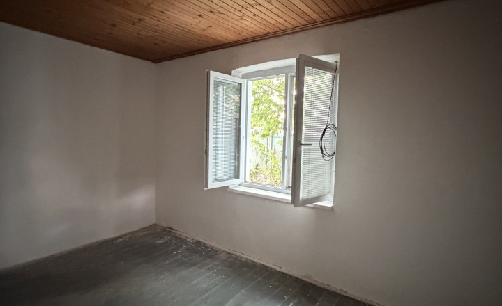 Exkluzívne iba u nás Vám Reality komplex s.r.o., ponúka na predaj rodinný dom v obci Kameničná za atraktívnu cenu ! - fotografia 10