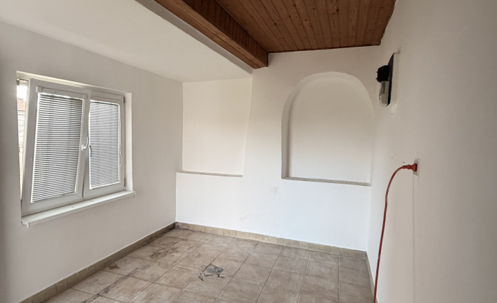 Exkluzívne iba u nás Vám Reality komplex s.r.o., ponúka na predaj rodinný dom v obci Kameničná za atraktívnu cenu ! - fotografia 11