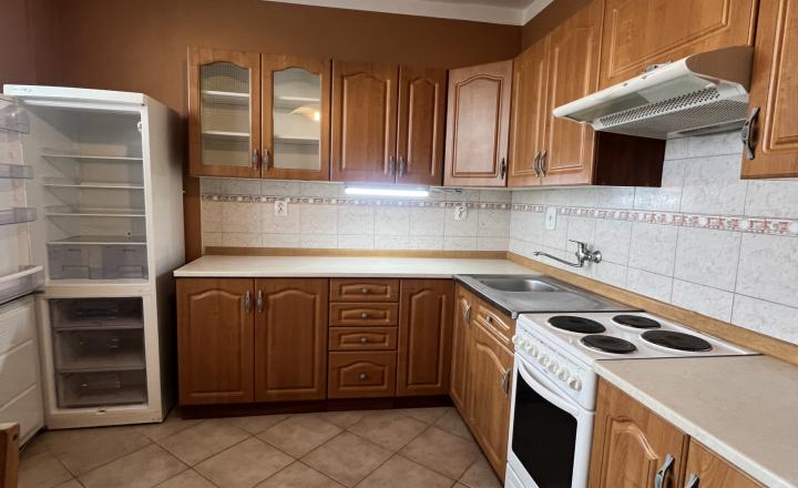 Do NÁJMU pekný, úplne zrekonštruovaný 2-izbový byt s balkónom v Šrobárovej! - fotografia 1
