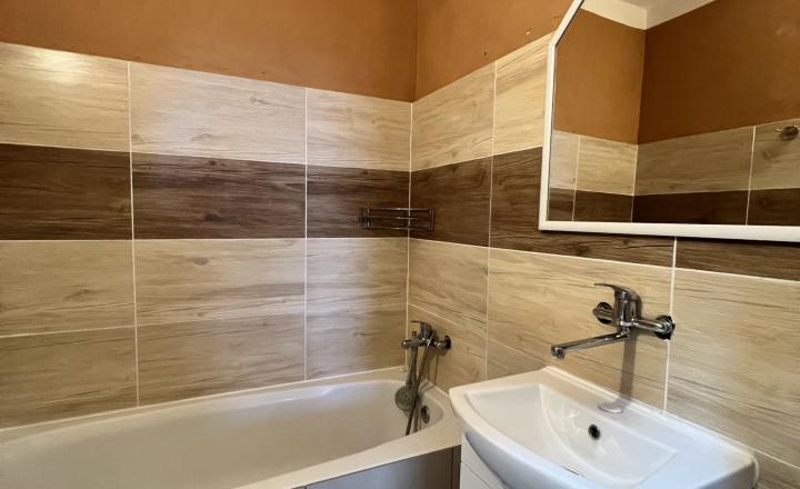 Do NÁJMU pekný, úplne zrekonštruovaný 2-izbový byt s balkónom v Šrobárovej! - fotografia 9