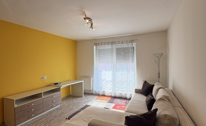 Iba u nás!!! Reality KOMPLEX s.r.o.,Vám ponúka na prenájom moderne zrekonštruovaný, zariadení 1-izbový byt v tichej časti Komárna !!! - fotografia 3