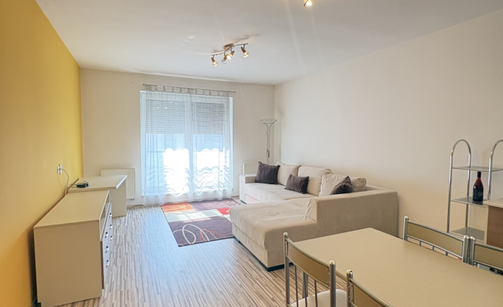 Iba u nás!!! Reality KOMPLEX s.r.o.,Vám ponúka na prenájom moderne zrekonštruovaný, zariadení 1-izbový byt v tichej časti Komárna !!! - fotografia 4