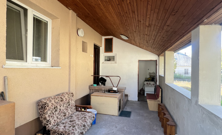 Rodinný dom s výnimočnou polohou tesne pri Dunaji v Kravanoch nad Dunajom na PREDAJ!! - fotografia 3