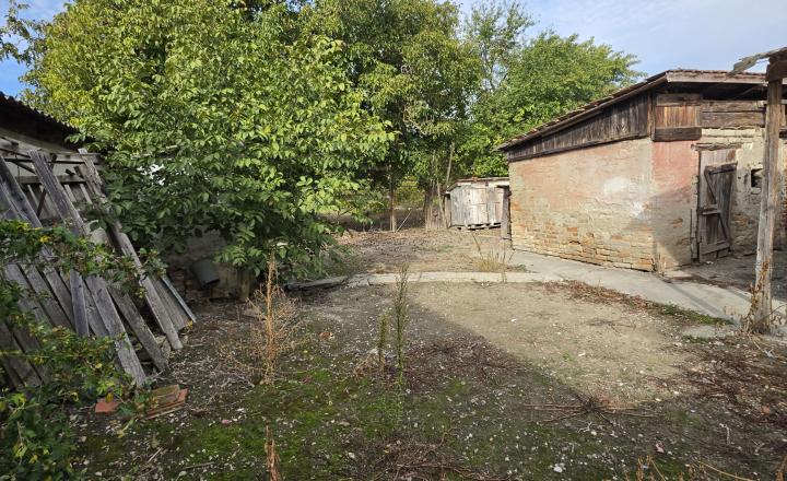 Reality KOMPLEX s.r.o. ponúka Vám na predaj 3-izbový rodinný dom v obci Medveďov - fotografia 15